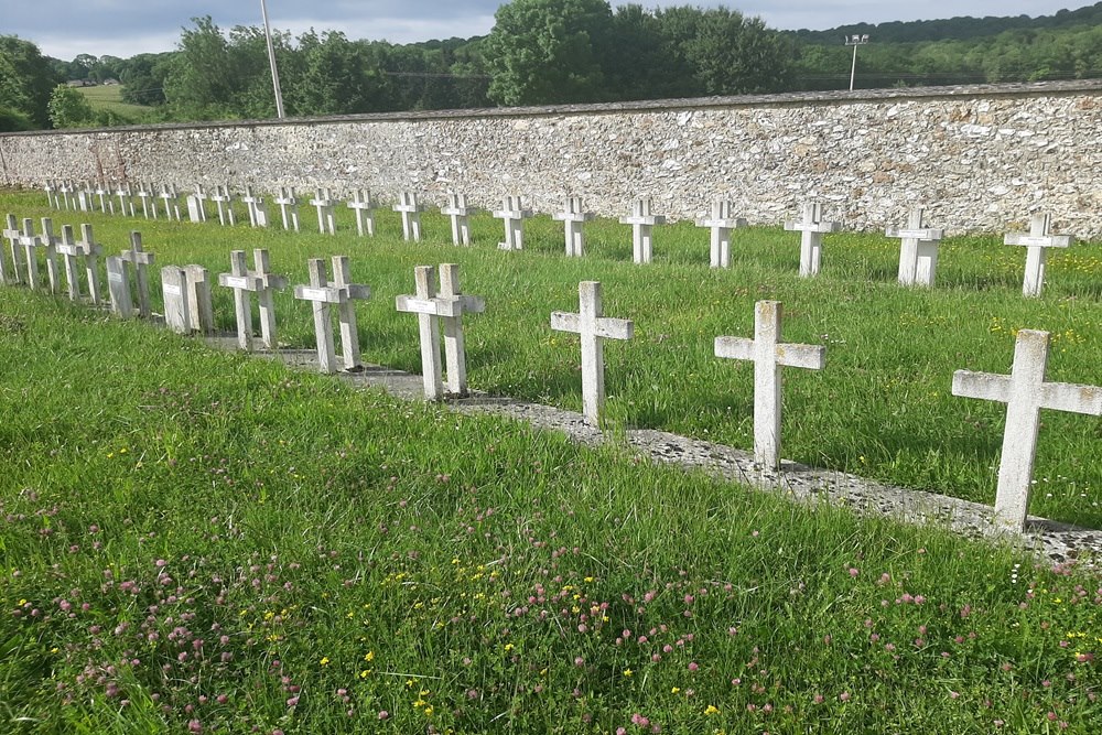 Franse Oorlogsgraven van de Gemeentelijke Begraafplaats Saint-Martin-d'Ablois #2