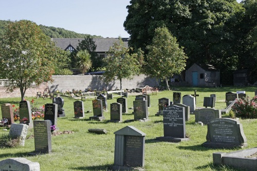Commonwealth War Graves St Melydd Churchyard