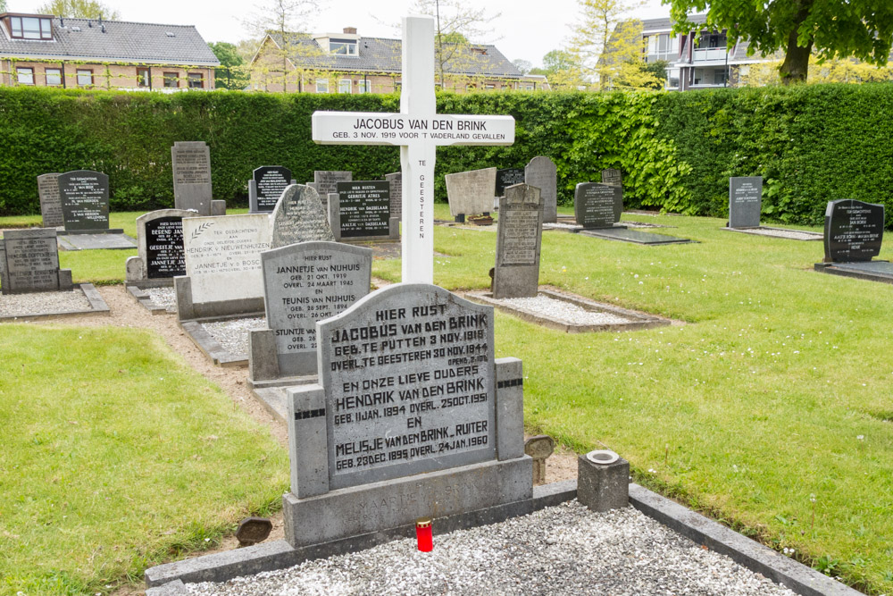 Nederlandse Oorlogsgraven Algemene Begraafplaats Putten