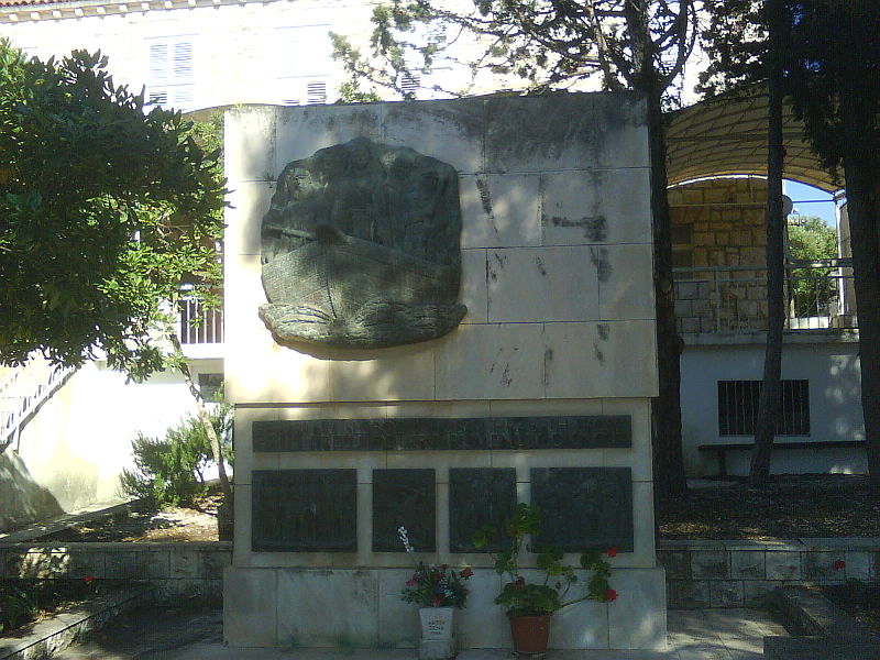 Monument Omgekomen Partizanen Lovite