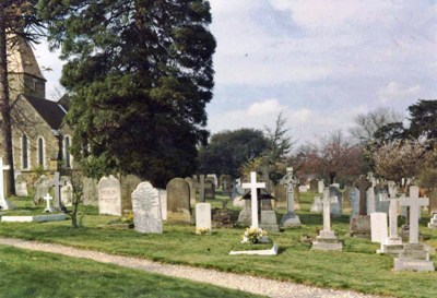 Oorlogsgraven van het Gemenebest St. Peter Churchyard
