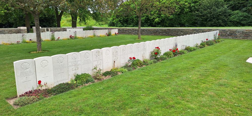 Commonwealth War Cemetery St. Olle #5