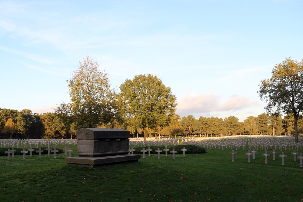 Memorial WOl War Cemetery Ysselsteyn