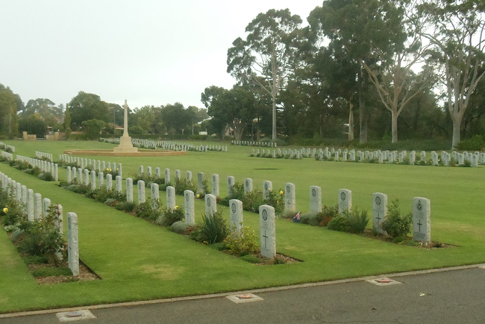 Commonwealth War Cemetery Perth