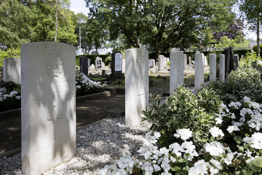 Oorlogsgraven van het Gemenebest Algemene Begraafplaats Bathmen #3