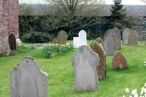 Commonwealth War Grave St. Dubricius Churchyard