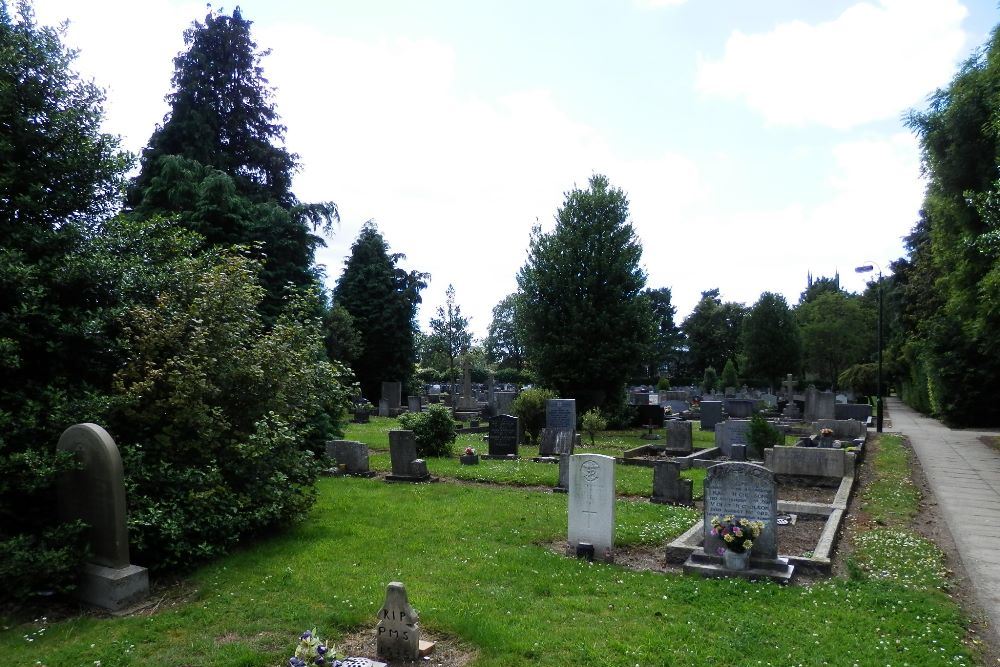 Commonwealth War Graves Norton Cemetery