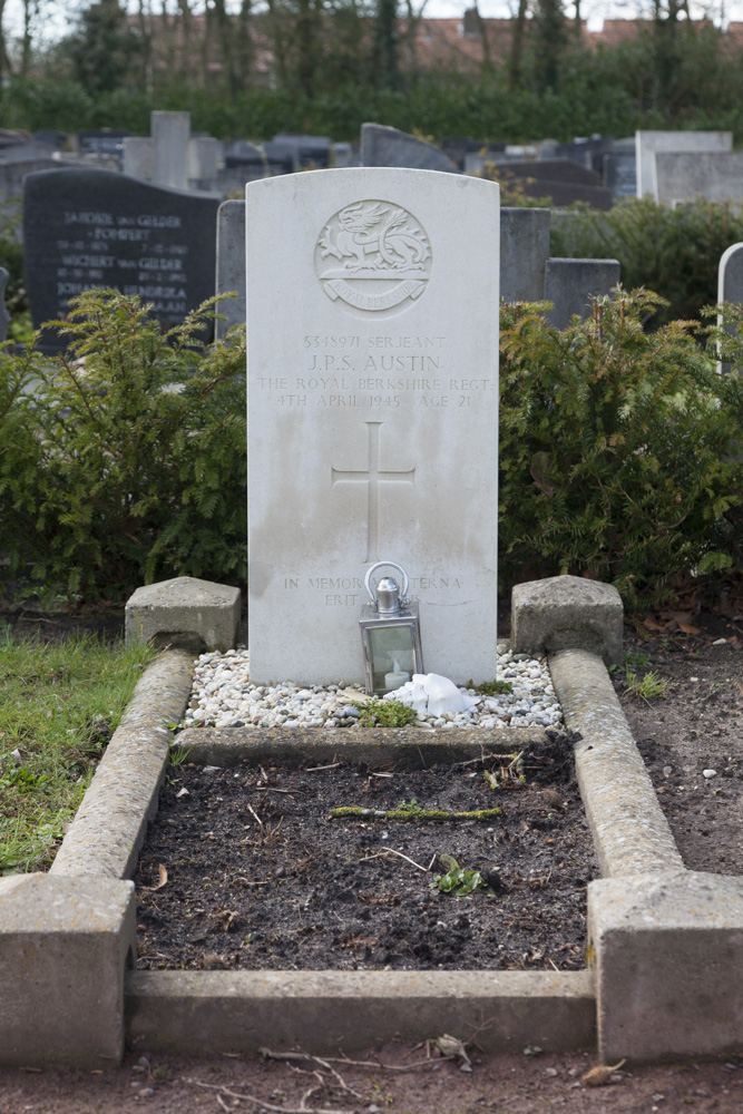 Commonwealth War Grave Hattem #2