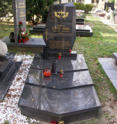 Grave Major General Otto Smik