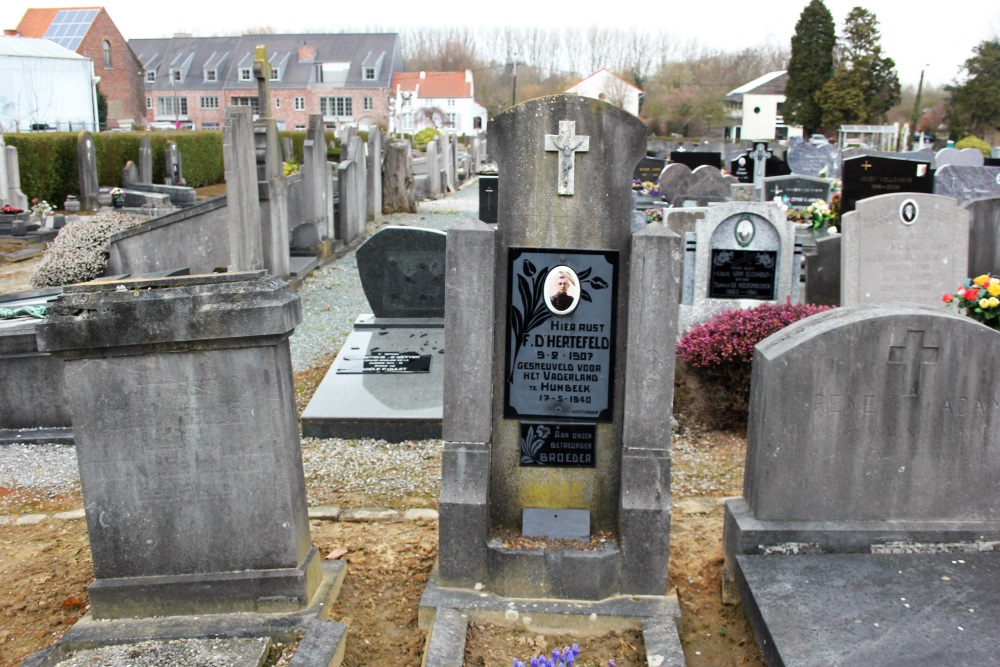 Belgische Oorlogsgraven Grimbergen