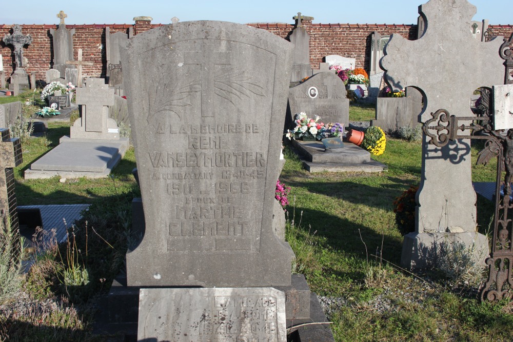 Belgian Graves Veterans Velaines
