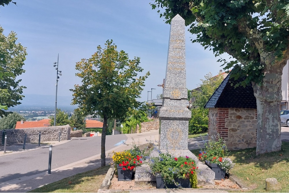 Oorlogsmonument Saint-Bonnet-les-Oules #1