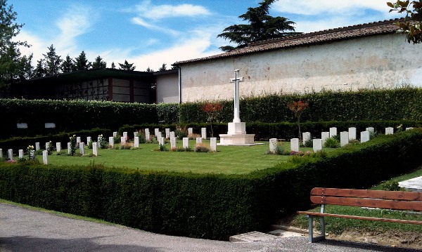 Oorlogsgraven van het Gemenebest Gemeentelijke Begraafplaats Faenza