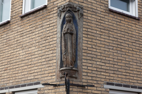Monument 'Onze Lieve Vrouw van Banneux'