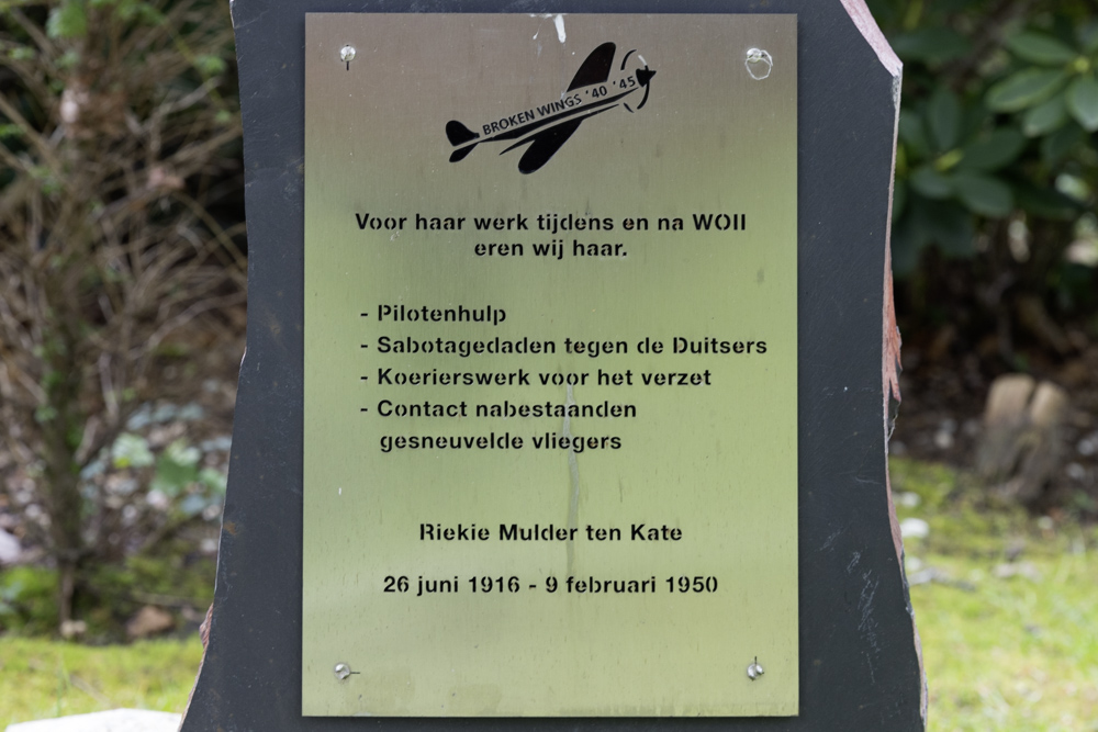 Memorials Vaassen General Cemetery #4