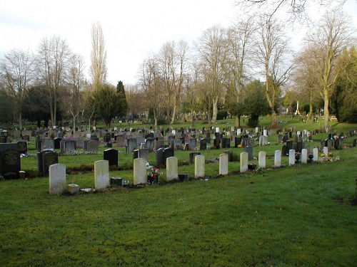 Commonwealth War Graves Newcastle-under-Lyme Cemetery