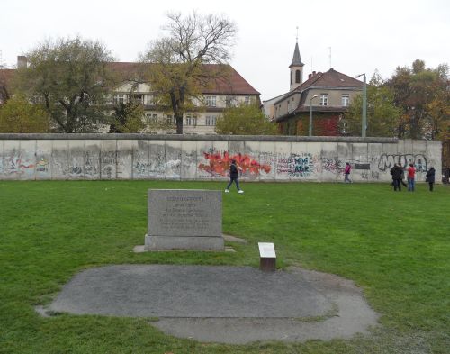 Gedenkteken Slachtoffers Tweede Wereldoorlog en Duitse deling
