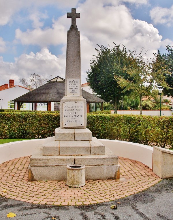 War Memorial Saint-Maixent-sur-Vie