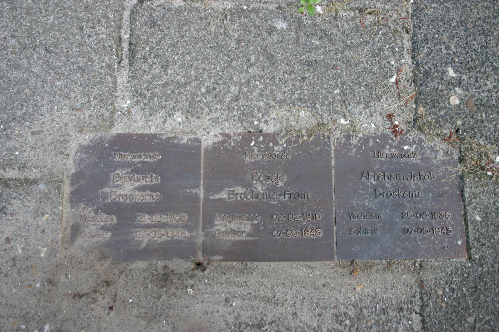 Memorial Stones Middenweg 29a