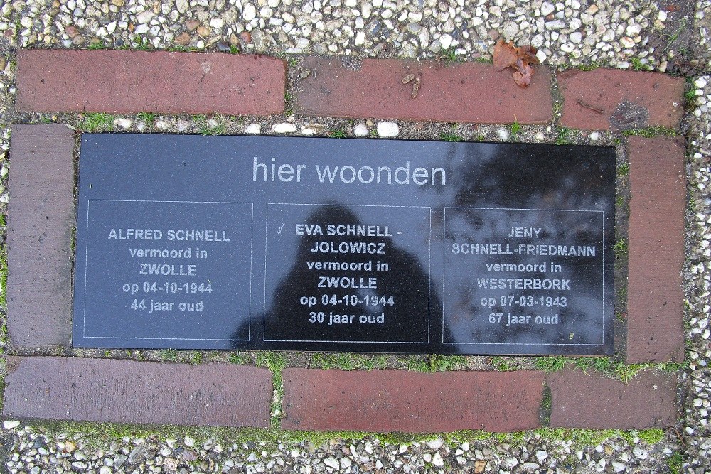 Memorial Stones Kapelweg 108