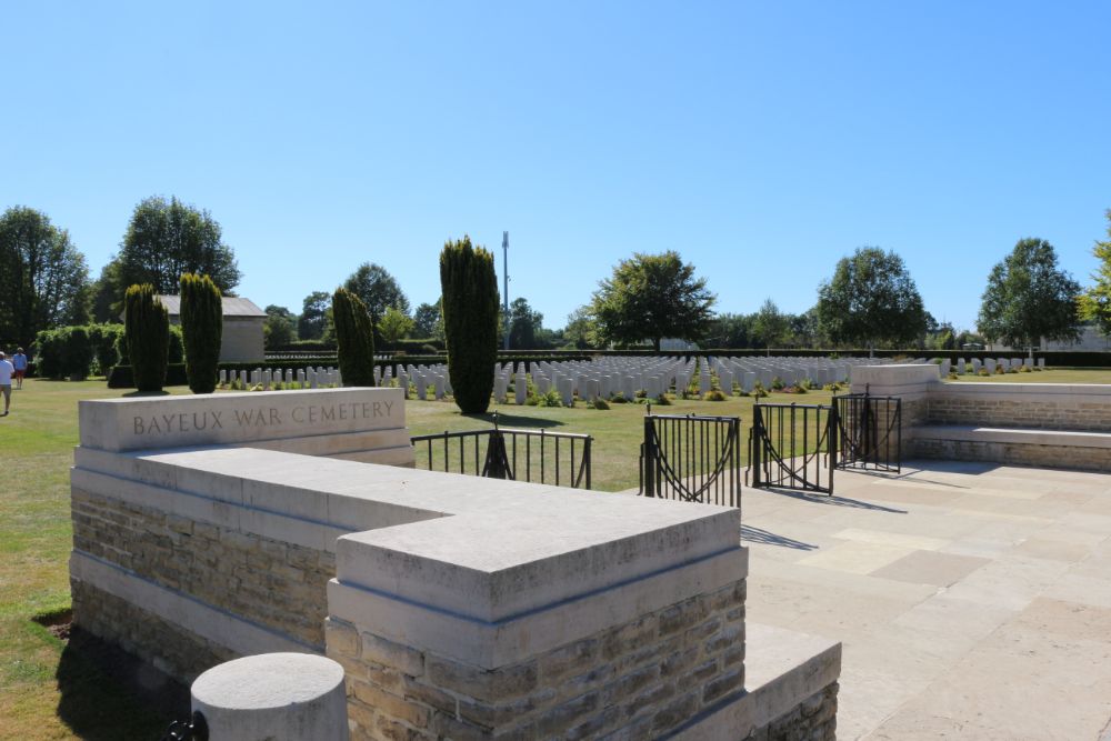 Commonwealth War Cemetery Bayeux