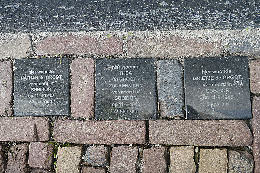 Memorial Stones Breestraat 60b