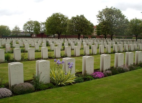 Commonwealth War Cemetery Cite Bonjean