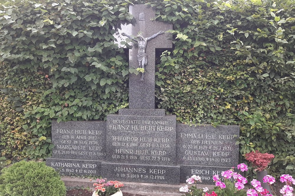 German War Graves Berg #5