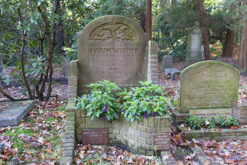 Nederlandse Oorlogsgraven Oude Algemene Begraafplaats Doorn