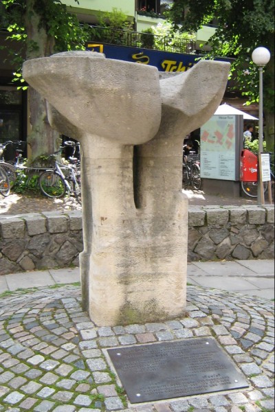 Monument Weie Rose Volksdorf