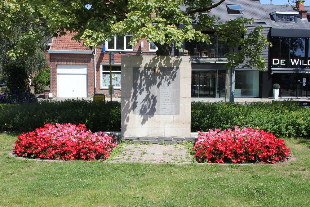 War Memorial Merelbeke Statie