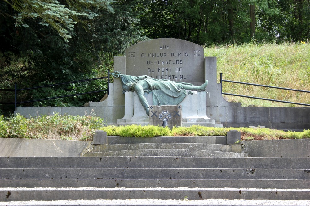 Monument Belgische Militaire Begraafplaats Chaudfontaine