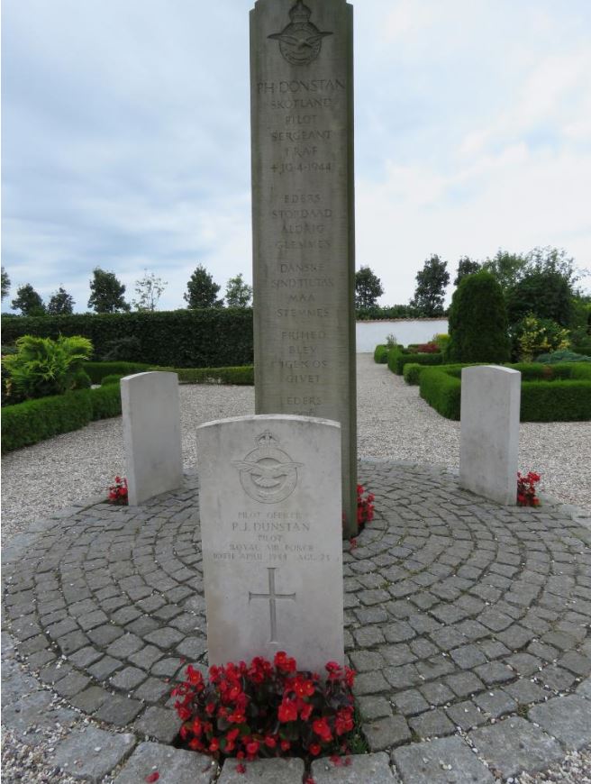 Commonwealth War Graves Odden Churchyard