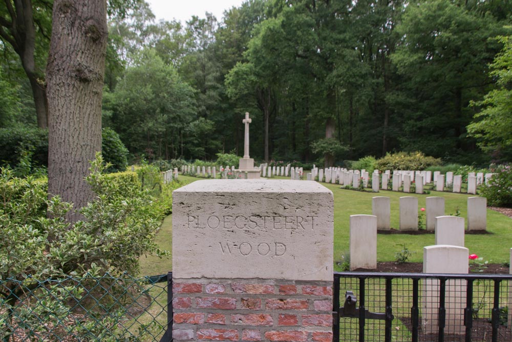 Commonwealth War Cemetery Ploegsteert Wood