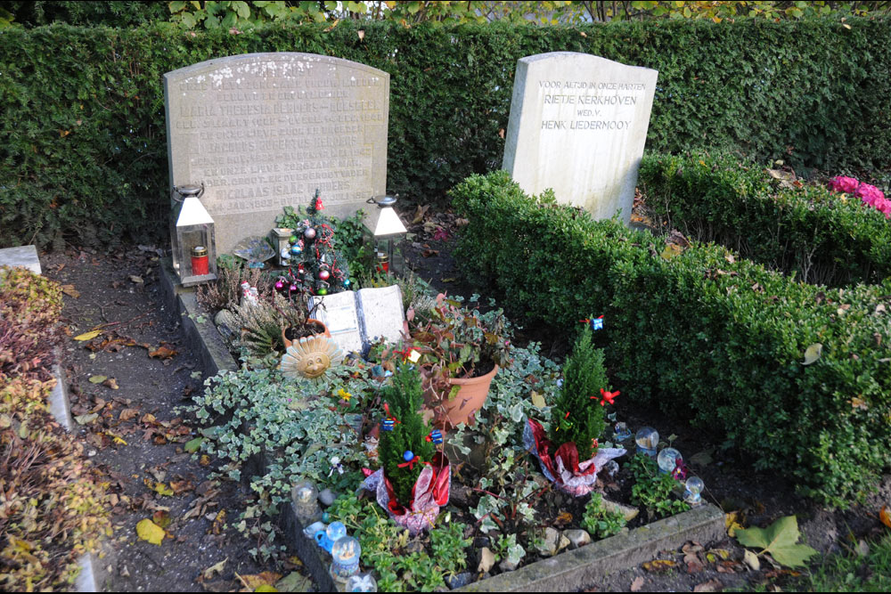 Dutch War Graves Cemetery North Amsterdam - Amsterdam - Tracesofwar.com