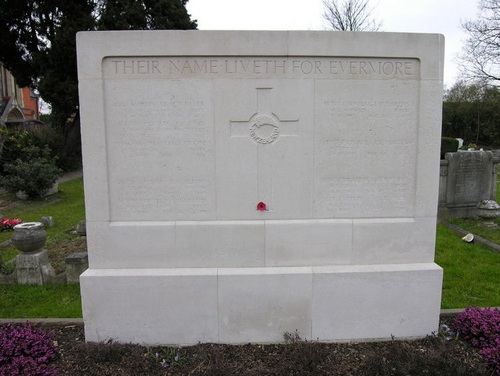 Commonwealth War Graves Walton-on-Thames Cemetery