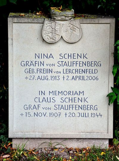 Grave Nina Schenk, Grfin von Stauffenberg
