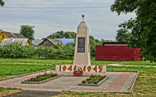 War Memorial Uzmiony