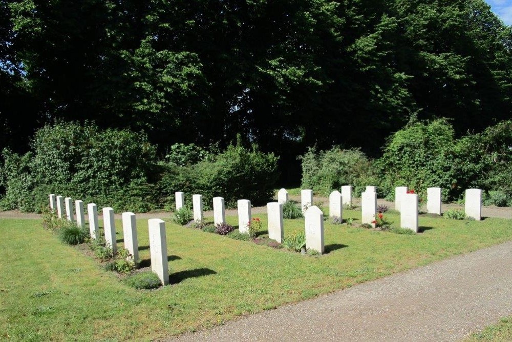 Oorlogsgraven van het Gemenebest Algemene Begraafplaats Lemmer