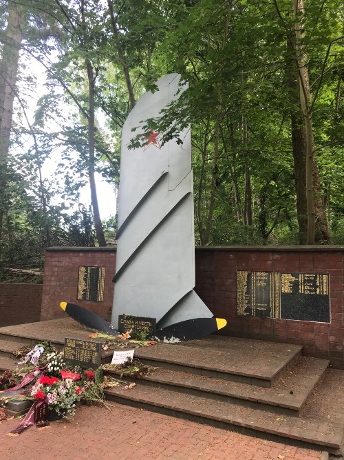 Sovjet Oorlogsbegraafplaats Buckow