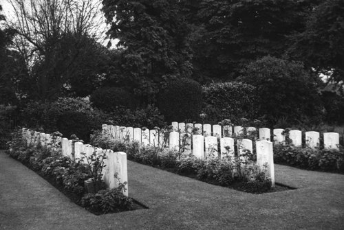 Commonwealth War Graves Canford Cemetery