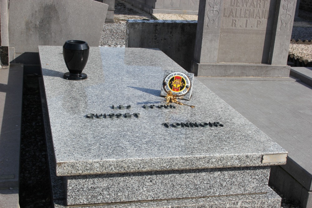 Belgian Graves Veterans Avin