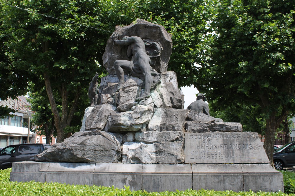 Frans Oorlogsmonument Chtelet #2