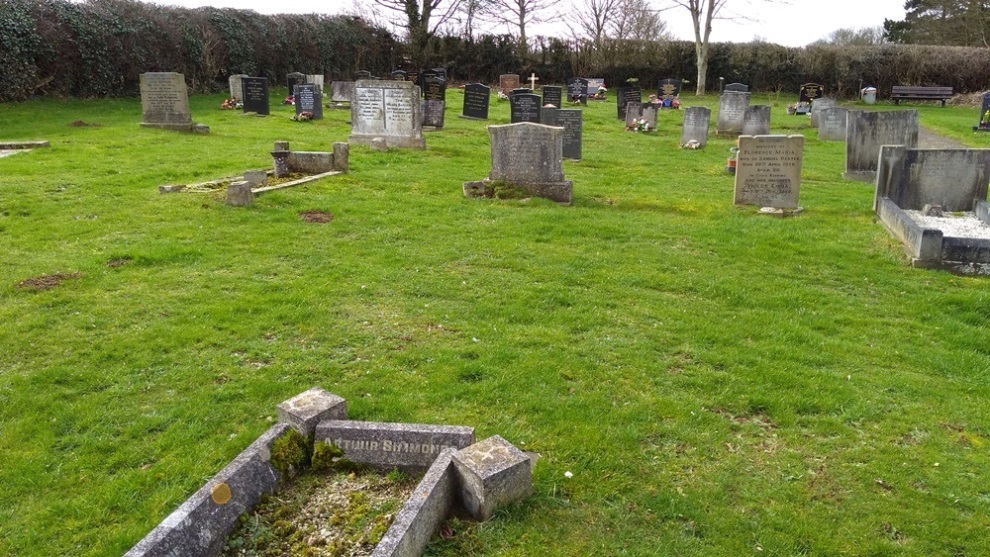 Commonwealth War Grave Woolsthorpe Cemetery