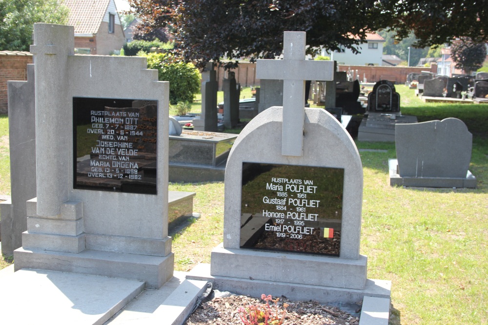 Belgian Graves Veterans Eksaarde