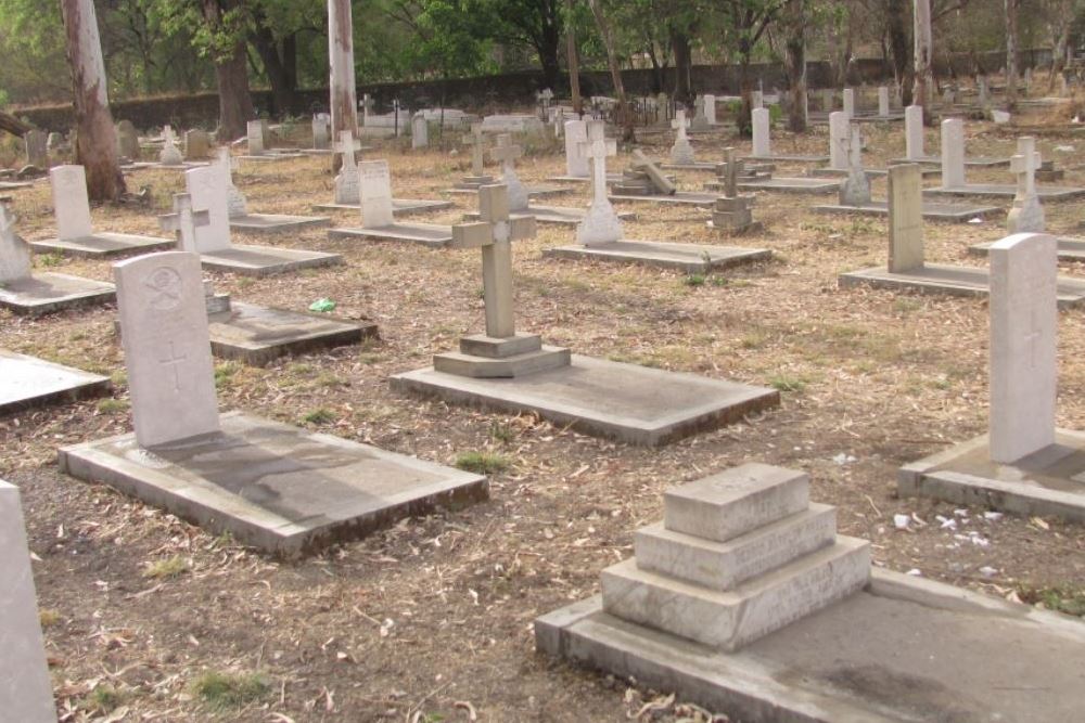Oorlogsgraven van het Gemenebest Mhow New Cemetery