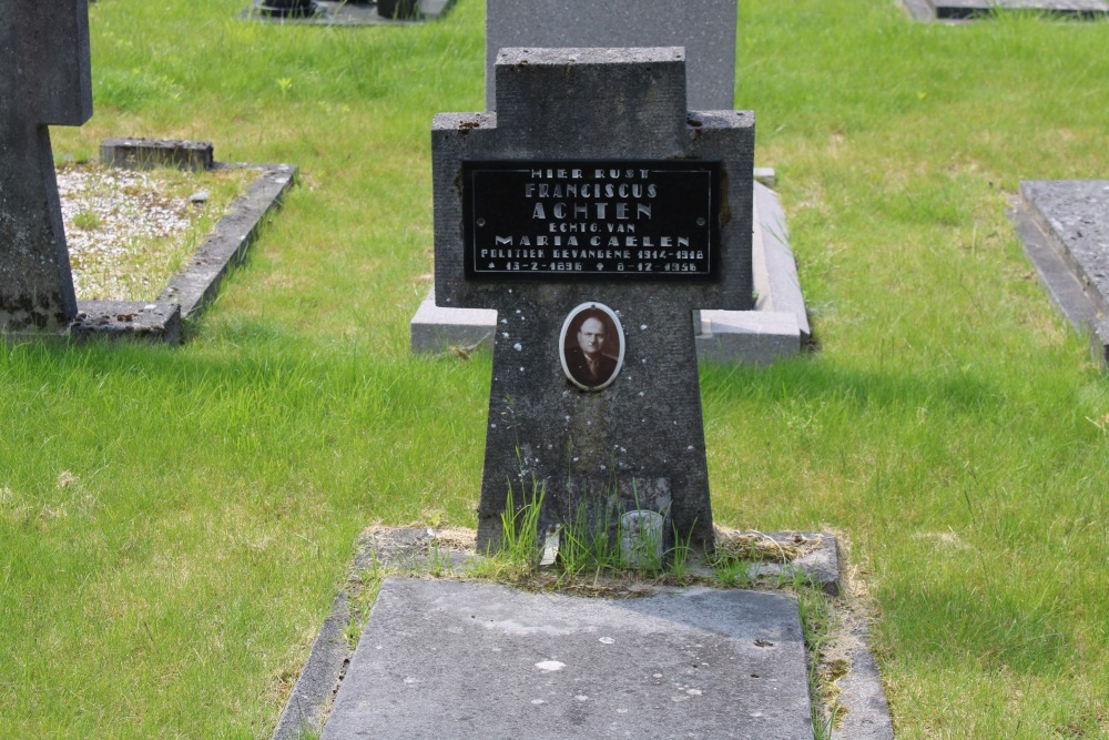 Belgian Graves Veterans Achel