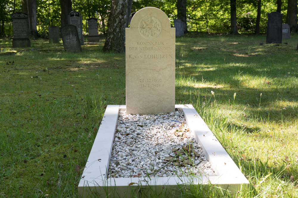 Dutch War Graves Heerde Old General Cemetery