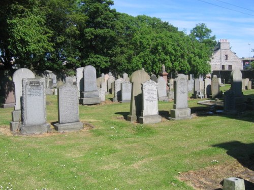 Commonwealth War Graves John Knoxs Churchyard