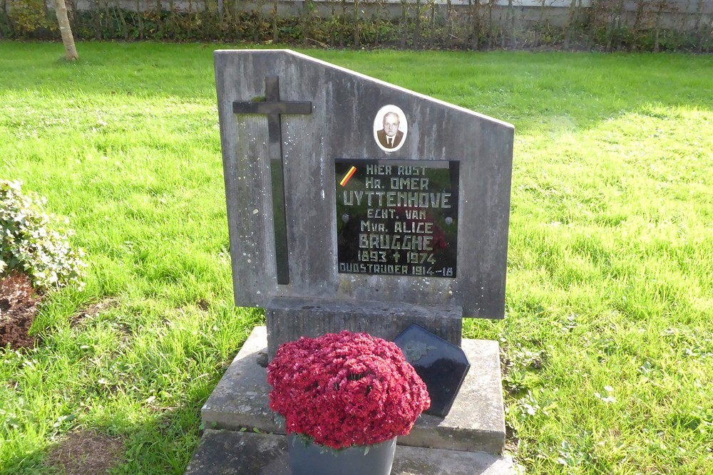 Belgian Graves Veterans Desselgem Ooigemstraat #2